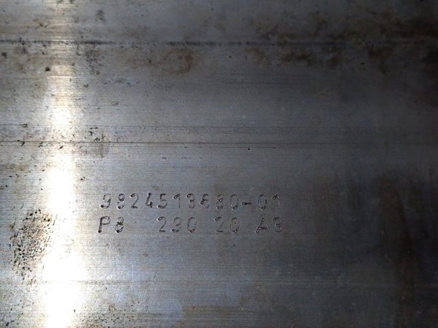 Suporte inferior do radiador (painel de montagem de fixação das luzes) Peugeot/Citroen 9824513680