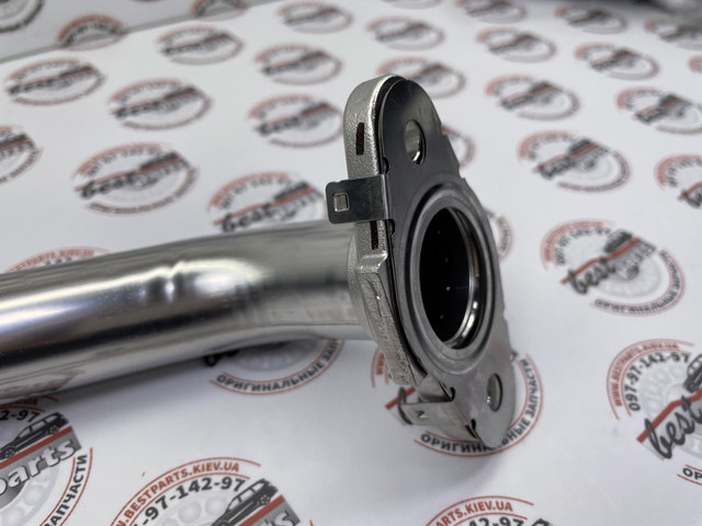 Cano derivado do sistema de recirculação dos gases de escape EGR 32225133 Volvo