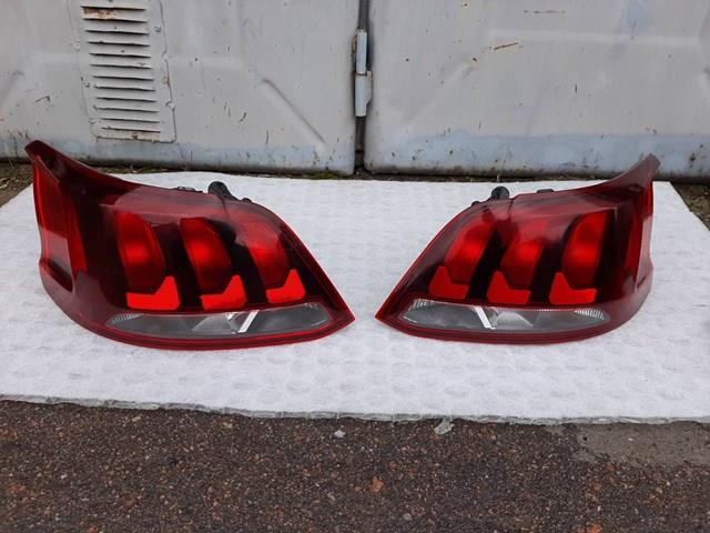 Lanterna traseira direita 9817299580 Peugeot/Citroen