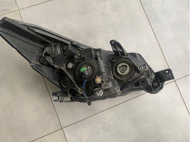 Luz esquerda Subaru 84001SG031