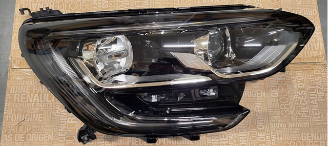 Luz direita Renault (RVI) 260106878R preço, a partir de 355,24 USD