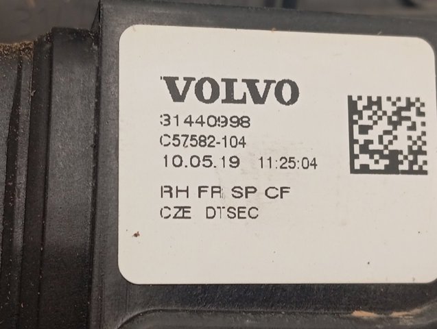 31440998 Volvo Fecho da porta dianteira direita