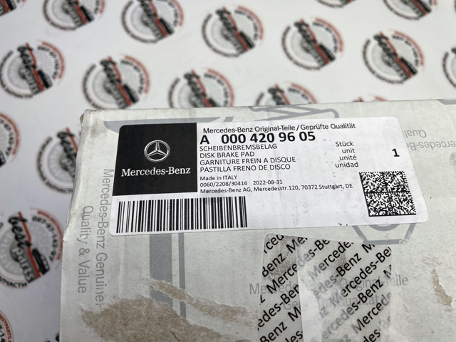 Sapatas do freio traseiras de disco Mercedes 0004209605 preço, a partir de 108,23 USD