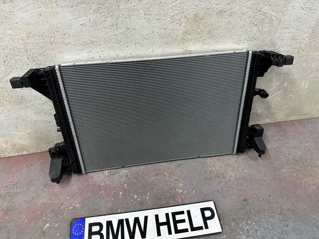 Radiador de esfriamento de motor adicional Mercedes A2475004000 preço, a partir de 581,10 USD