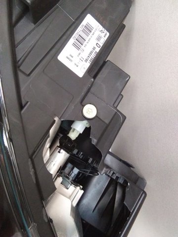 Luz direita Peugeot/Citroen 9816824780