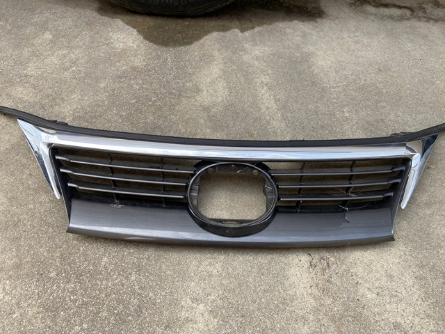Compre 5312176030 Toyota Moldura superior de grelha do radiador