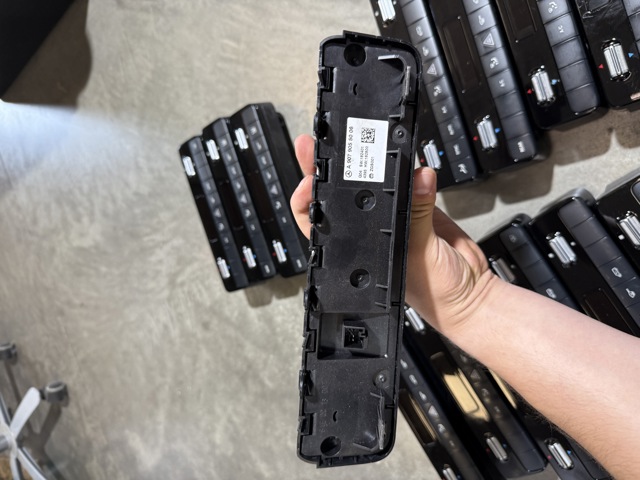 Botão de ativação do sinal de emergência Mercedes Sprinter preço, a partir de 467,79 USD