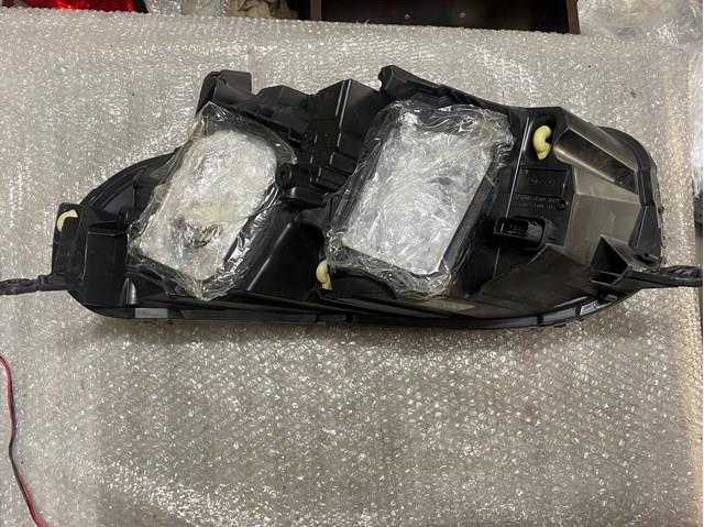 9808572580 Peugeot/Citroen Luz direita