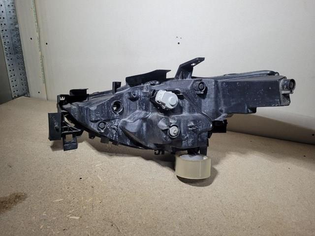 KB8N51031H Mazda Luz direita