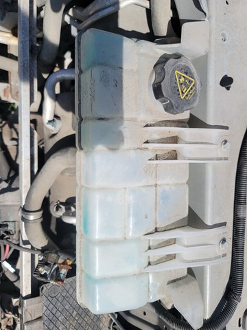 Tanque de expansão do sistema de esfriamento Tesla Model X  