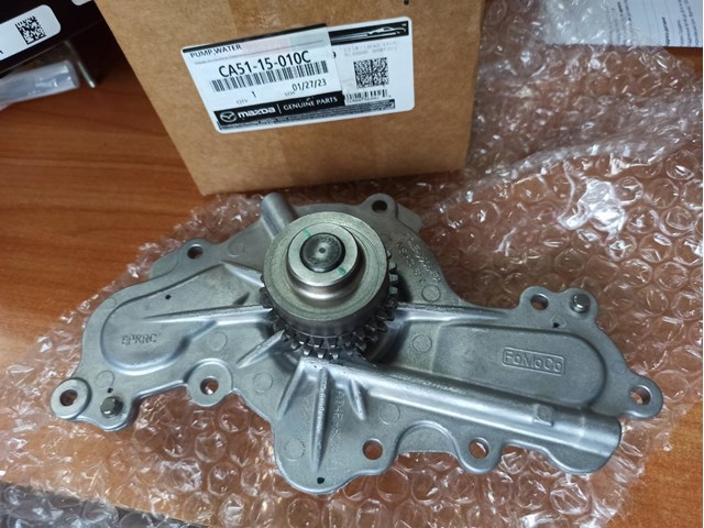 Bomba de água (bomba) de esfriamento Mazda CA5115010C preço, a partir de 427,66 USD