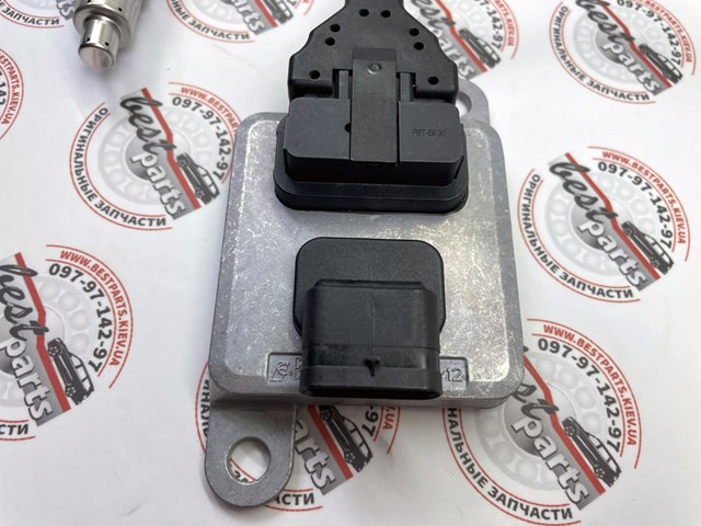 Sensor traseiro de óxidos de nitrogênio NOX A000905851187 Mercedes