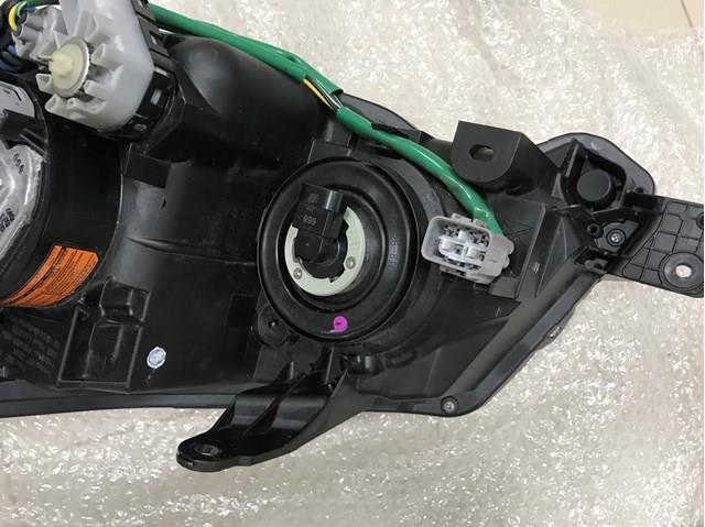 84001SG021 Subaru Luz direita
