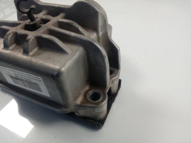 GK217M124AE Ford Coxim de transmissão (suporte da caixa de mudança)