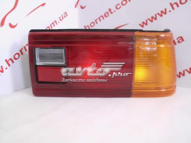 Lanterna traseira direita Nissan Sunny I B11