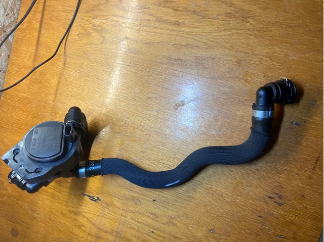 Compre 9833874480 Peugeot/Citroen Bomba de água (bomba) de esfriamento