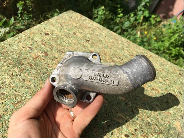Flange do sistema de esfriamento (união em T) 89FF8594A2A Ford
