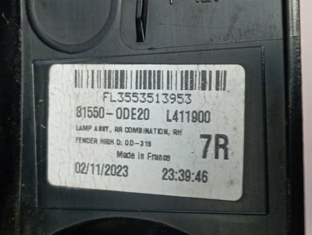815500DE20 Toyota Lanterna traseira direita externa