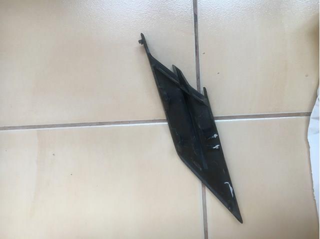 Compre 5312333050 Toyota Moldura de grelha do radiador direito
