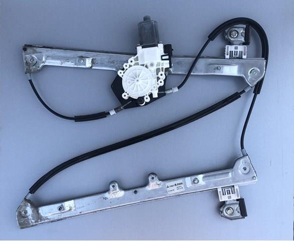 Mecanismo de acionamento de vidro da porta dianteira direita para Mitsubishi Colt VI Z3A
