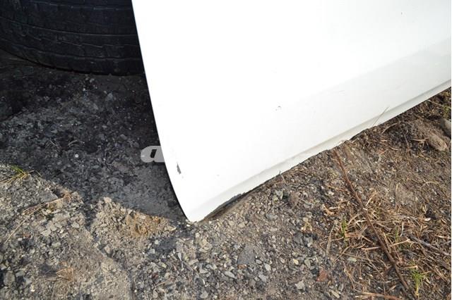 Porta dianteira esquerda 6800254P01000 Suzuki