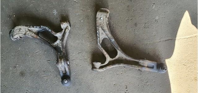 UR6134300B Mazda Braço oscilante inferior direito de suspensão dianteira