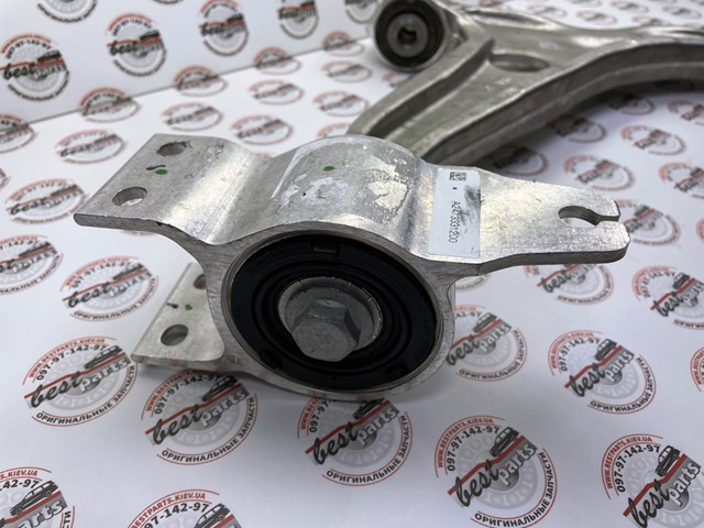 Braço oscilante inferior direito de suspensão dianteira Mercedes A2473308802