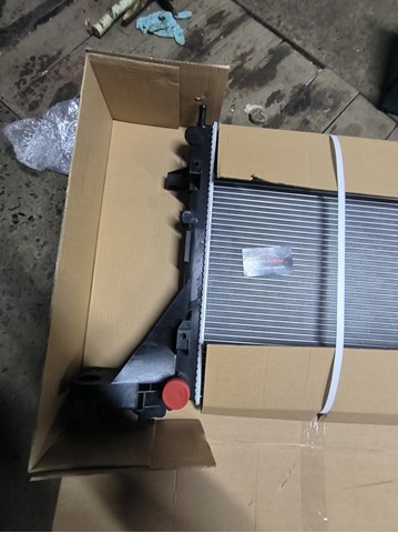 60N1082 Polcar Radiador de esfriamento de motor