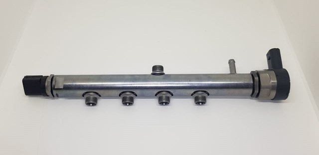 Distribuidor de combustível (rampa) Mercedes A6540700195 preço, a partir de 491,07 USD