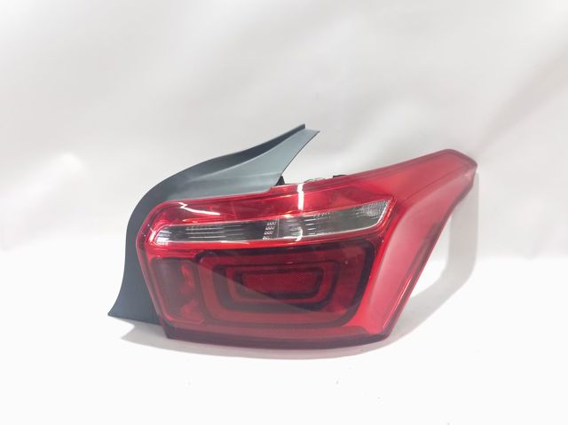 Compre 9818810280 Peugeot/Citroen Lanterna traseira direita
