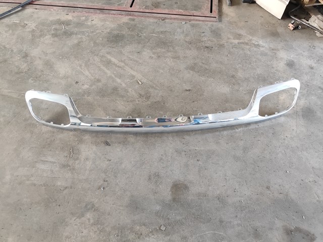 Moldura central do pára-choque traseiro Mercedes A1678853103