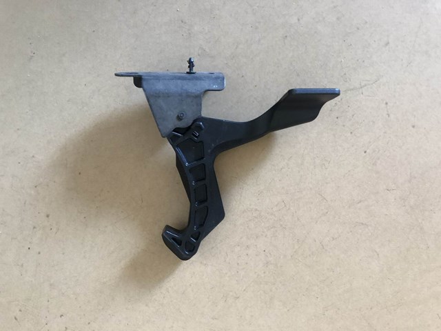 Viga con gancho do fecho da capota 9826496880 Peugeot/Citroen