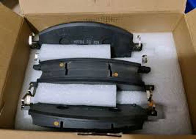 Sapatas do freio dianteiras de disco D1M605MT0A Nissan/Infiniti