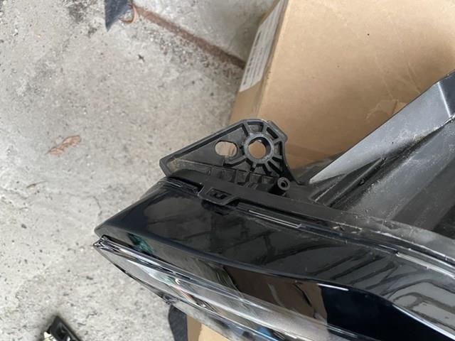 Consola (adaptador) de fixação da luz dianteira esquerda Peugeot/Citroen 1674017680 preço, a partir de 1536,93 USD