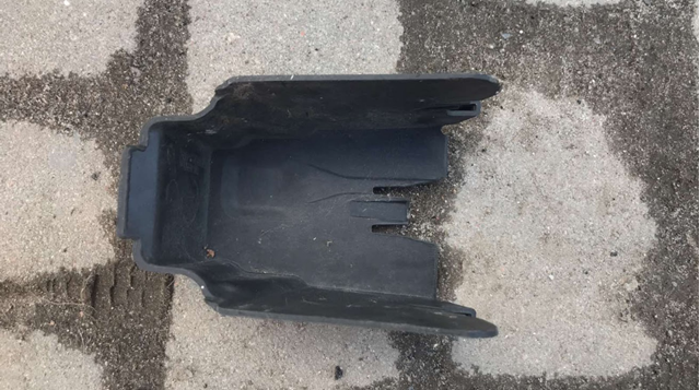 51117308803 BMW Tampa de maçaneta externa da porta traseira esquerda