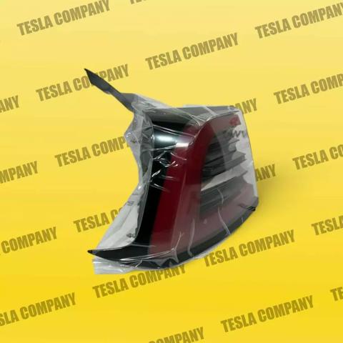 Lanterna traseira esquerda externa 150208600D Tesla