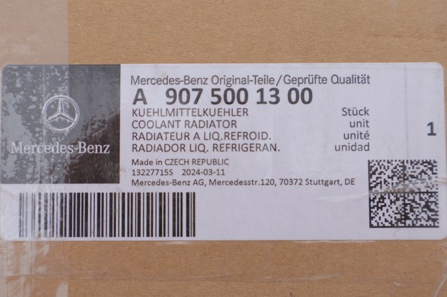 Radiador de esfriamento de motor adicional Mercedes 9075001300 preço, a partir de 261,15 USD