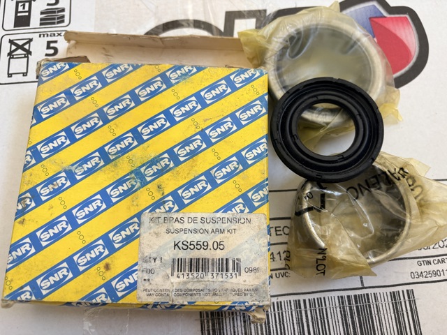 KS55905 SNR Bloco silencioso traseiro de braço oscilante, kit