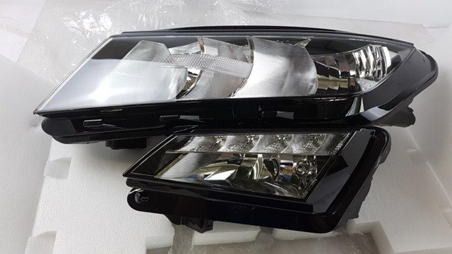 566941015 VAG Luz esquerda
