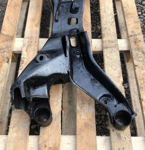 Compre 24428425 General Motors Viga de suspensão traseira (plataforma veicular)