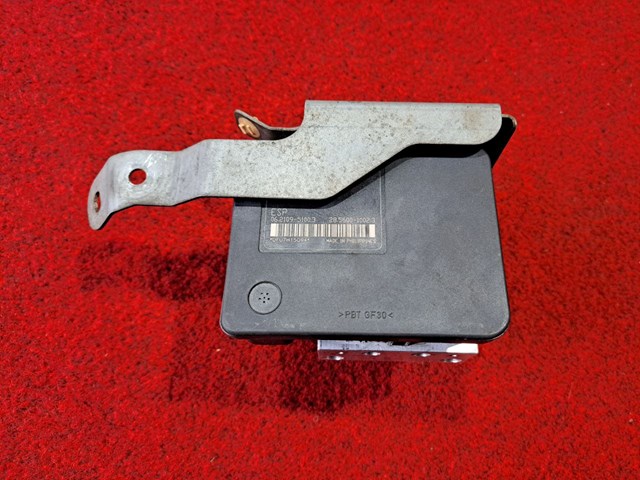 Compre 4670A340 Mitsubishi Unidade hidráulico de controlo ABS
