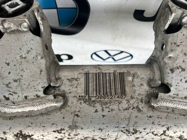 Viga de suspensão traseira (plataforma veicular) 6770827 BMW