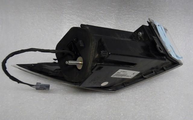 Lanterna traseira esquerda externa 9813508580 Peugeot/Citroen