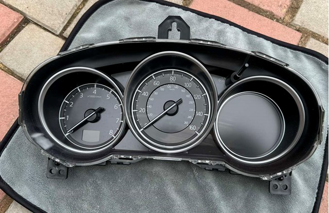 Compre TK4955430 Mazda Painel de instrumentos (quadro de instrumentos)