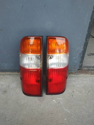Lanterna traseira direita Depo/Loro/Abakus 2311940RA preço, a partir de 38,08 USD