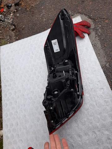 Compre 9817299580 Peugeot/Citroen Lanterna traseira direita