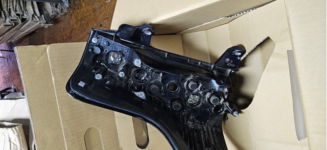 81551WQ010 Toyota Lanterna traseira direita