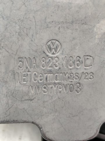 Gozno de garra (parte complementar) de fecho da porta dianteira VAG 5NA823186D