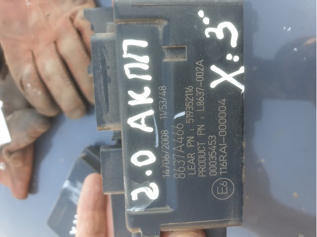 8637A466 Mitsubishi Unidade traseira do salão de dispositivos de segurança