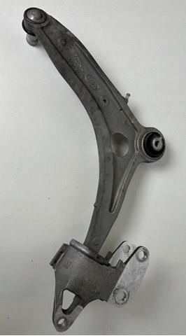 LR146037 Land Rover Braço oscilante inferior direito de suspensão dianteira